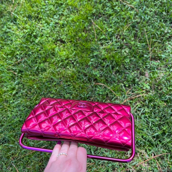 CHANEL RARE CLUTCH - Picture 7 of 15